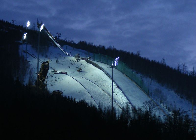 10 największych skoczni narciarskich według oficjalnego rekordu