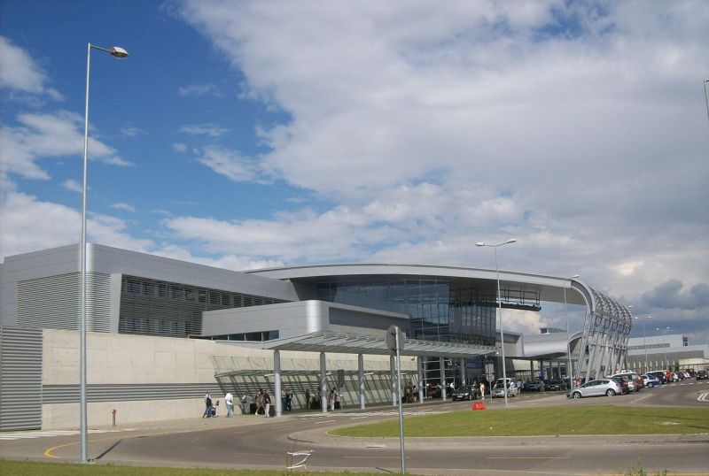 Port lotniczy Poznań-Ławica im. Henryka Wieniawskiego grafika